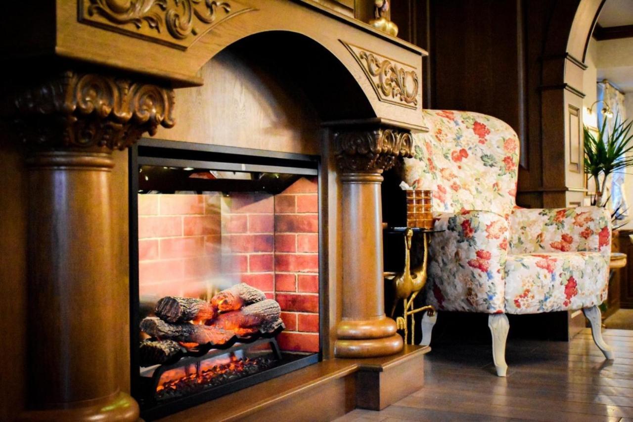 Casa Timis - Wellness & Spa Resort Chitorani Экстерьер фото A fireplace