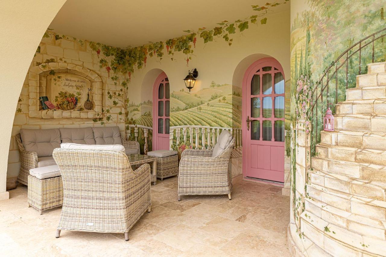 Casa Timis - Wellness & Spa Resort Chitorani Экстерьер фото The interior of the winery