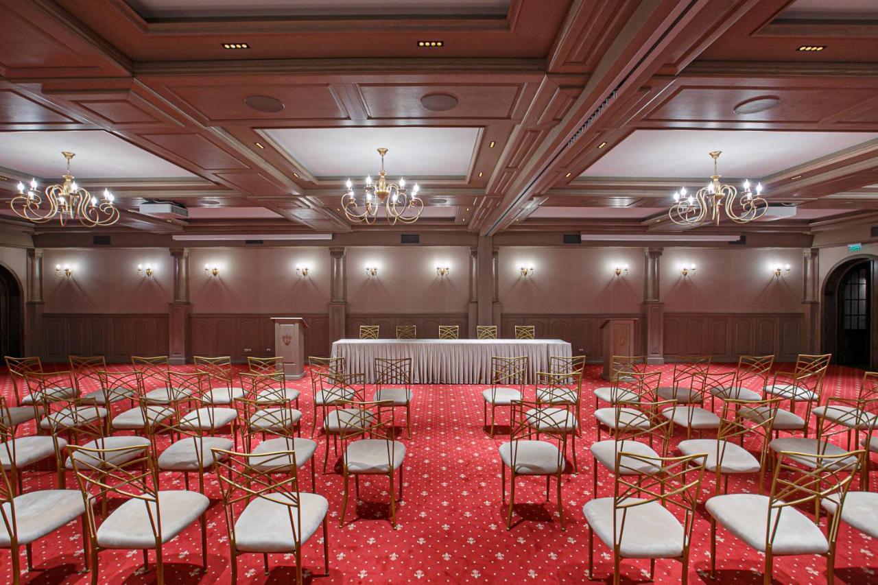 Casa Timis - Wellness & Spa Resort Chitorani Экстерьер фото The interior of the conference hall